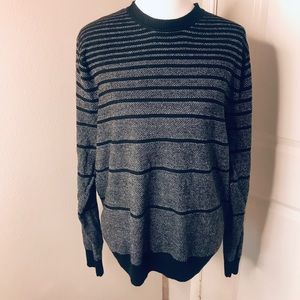 Geoffrey Beene Large men’s sweater holiday…